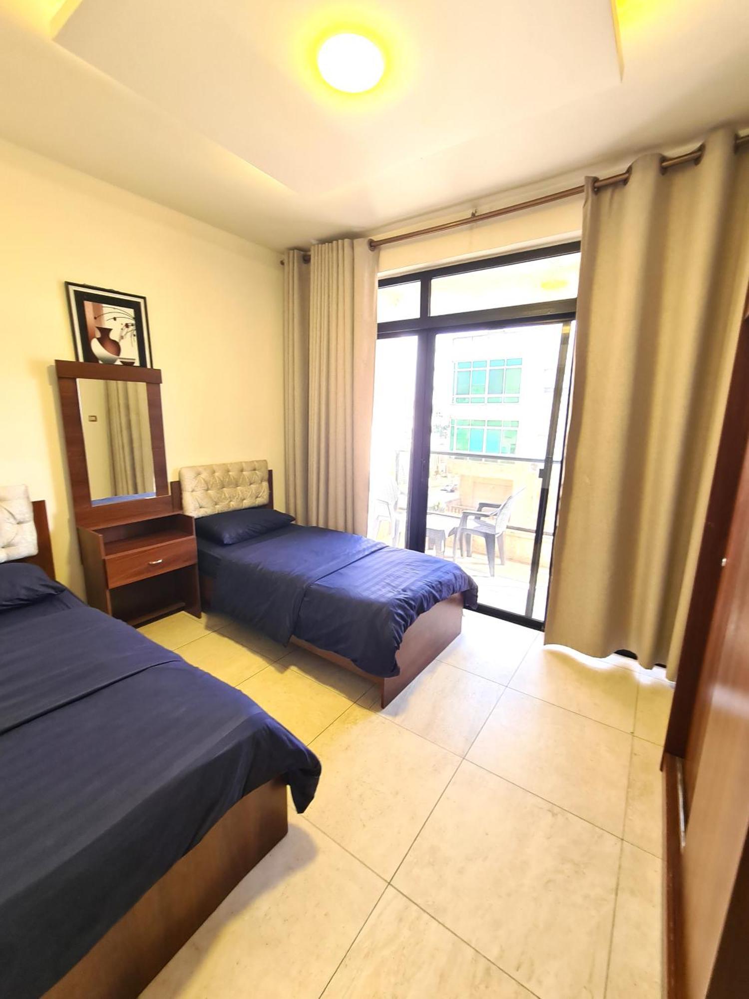 Dair Ghbar Gate Apartments Amman Oda fotoğraf